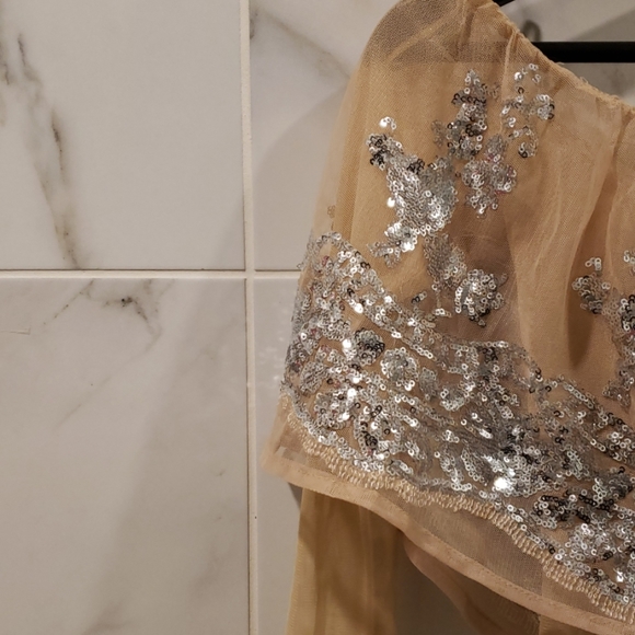 Nude Sequined off the shoulder Bodysuit - Picture 2 of 3
